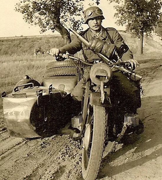 Helmeted Wehrmacht Kradmelder (2)