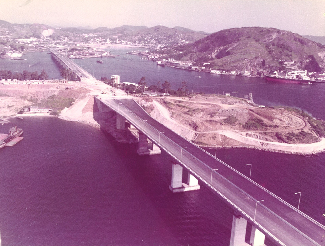 Construção da Ponte Rio-Niterói em alto mar - foto_Acervo DNIT 1971