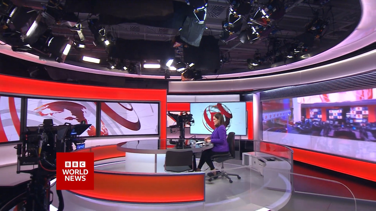 01.14 - 06.00.00 - BBC World News. News. Reporting on the day's inter....ts_snapshot_07.03.220