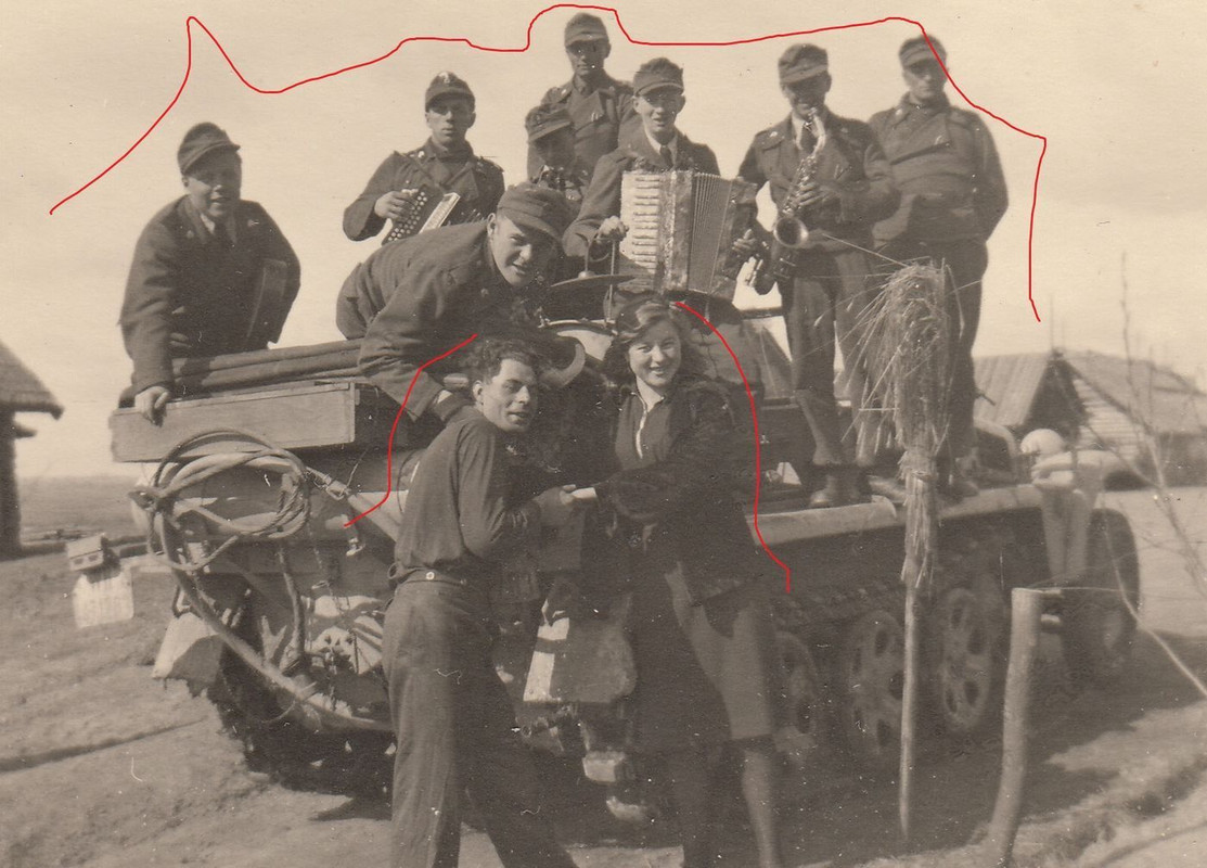 Foto Soldat Panzer Halbkette Sd.Kfz. Bevölkerung