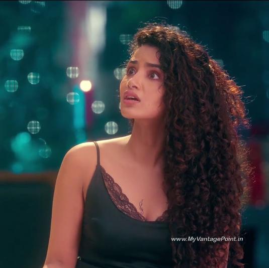 102-Anupama-Parameswaran-as-Lilly-Joseph-in-the-movie-Tillu-Square-2024