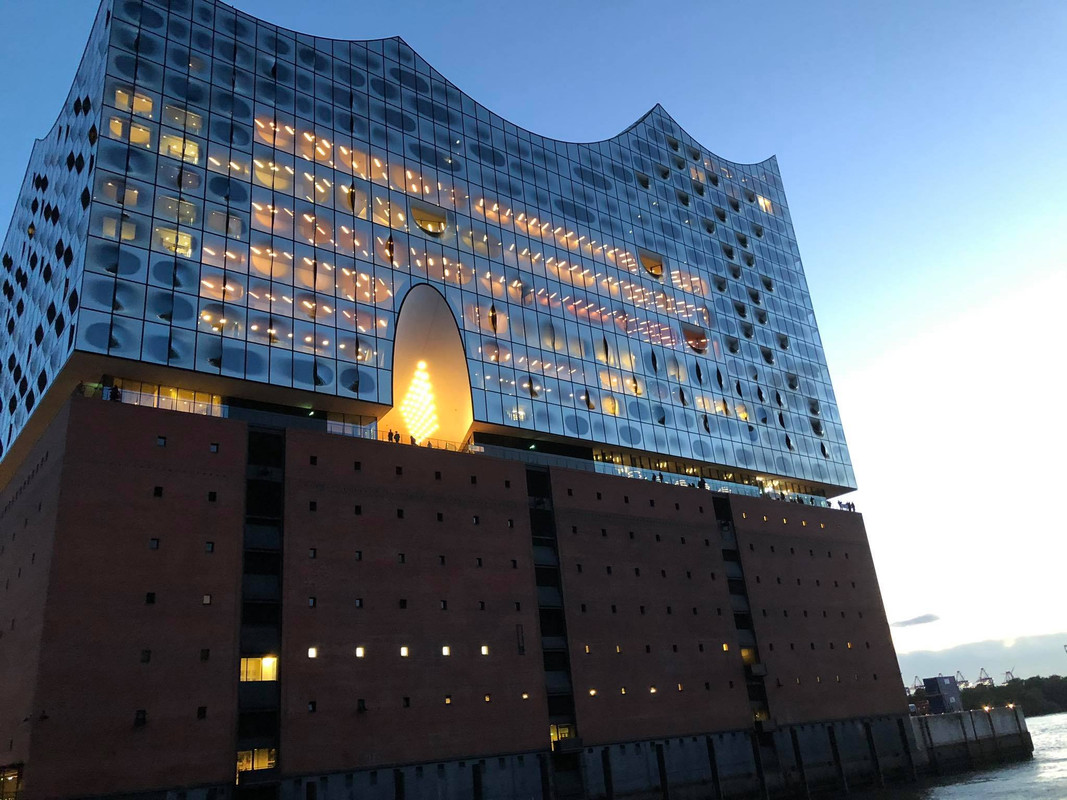 121614989_3413998478680731_1914574985242932959_n