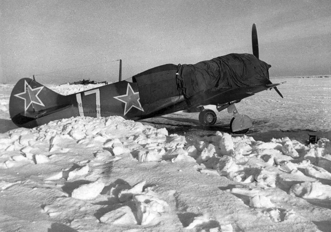 Lavochkin-La-5FN-2GvIAP-322IAD-White-17-slogan-Mongolian-Arat-Ukrainan-front-1944-01