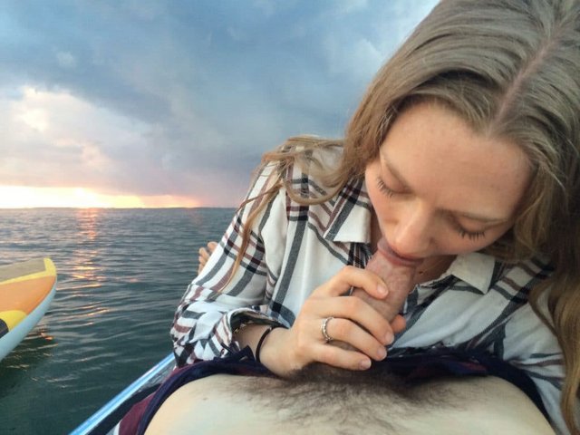 [Image: Amanda-Seyfried-leaked-blowjob-2.jpg]