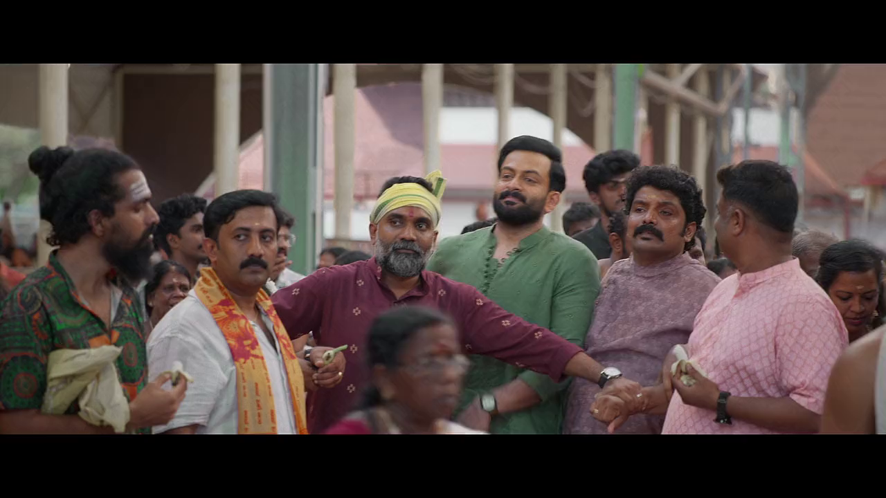 Guruvayoor-Ambalanadayil-2024-Hindi-Multi-WEBRip-720p-x264-AVC-EAC3-6ch-ESub-mkv-0006