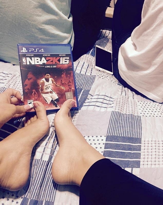 Abella-Anderson-Feet-1935420