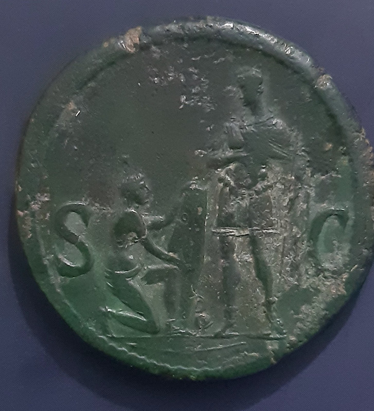 Sestercio de Domiciano. Emperador y cautivo. Roma 20221208-095836