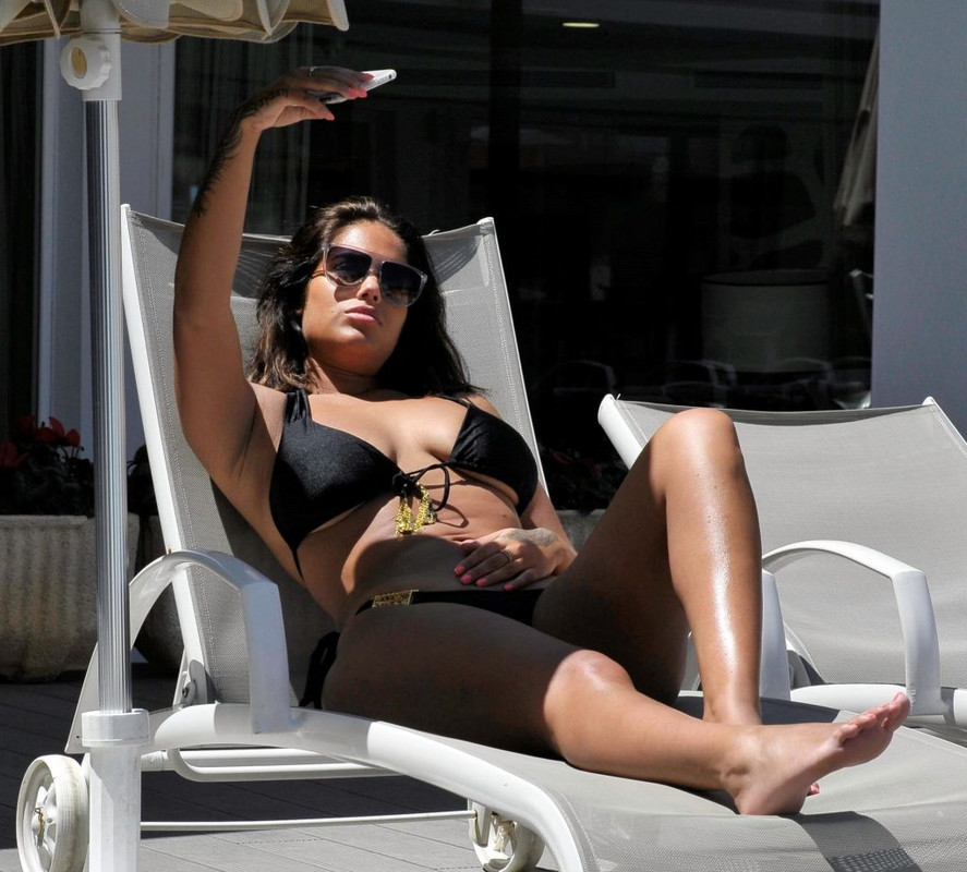 Malin-Andersson-upskirtSTARS.com (26)