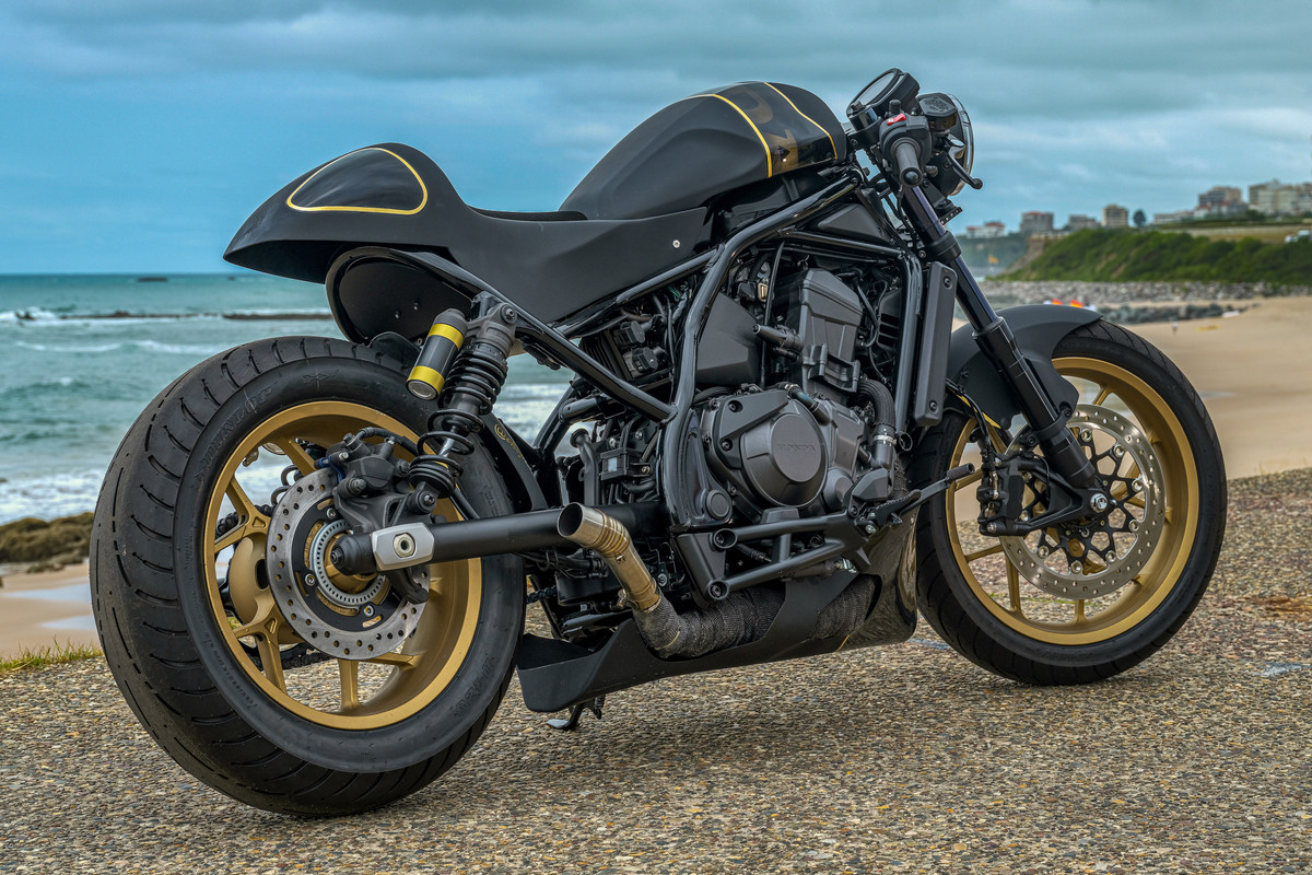 396232_Akaimoto_Honda_Customs