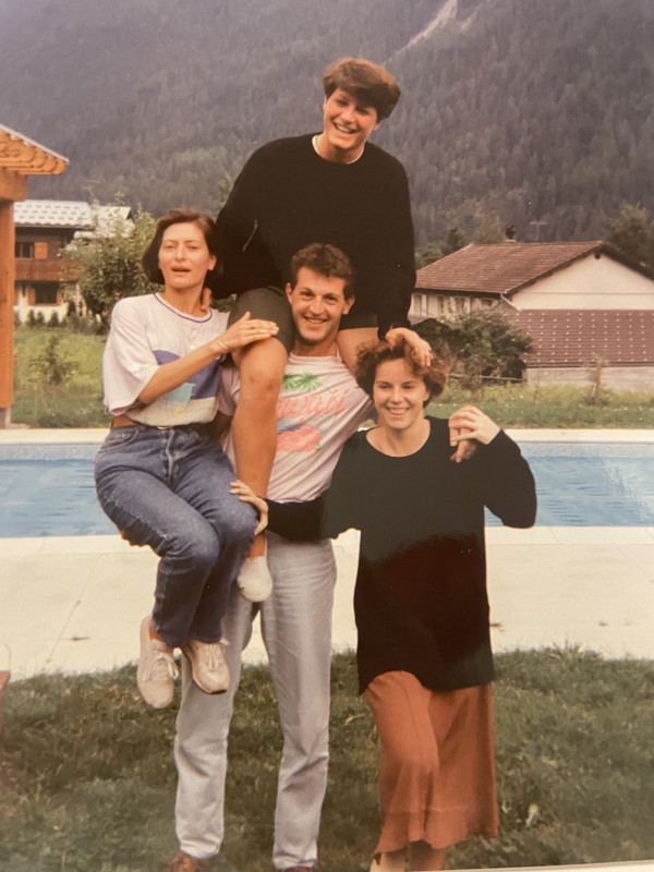 E65C8EBD-E92A-403E-996C-3E89CAC4408C