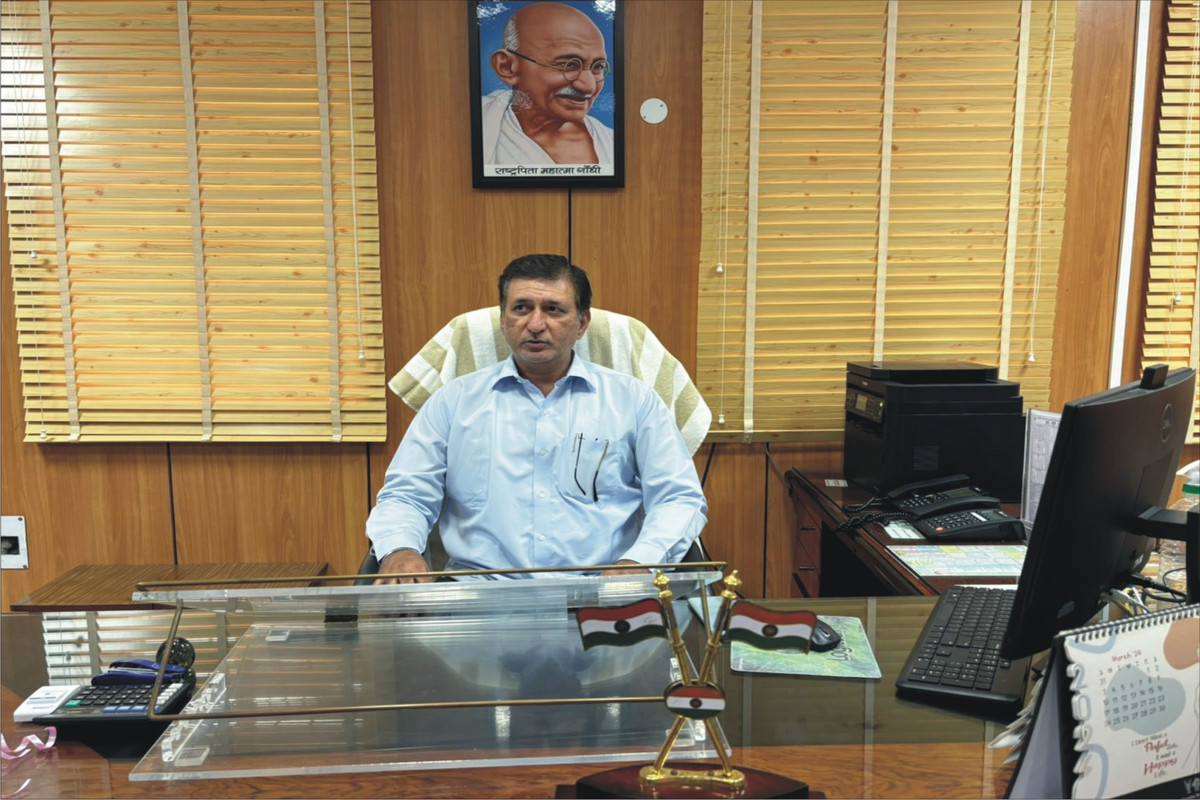 नवनियुक्त निदेशक डा. पंकज कौशल ने ग्रासलैंड का पद दायित्व किया ग्रहण