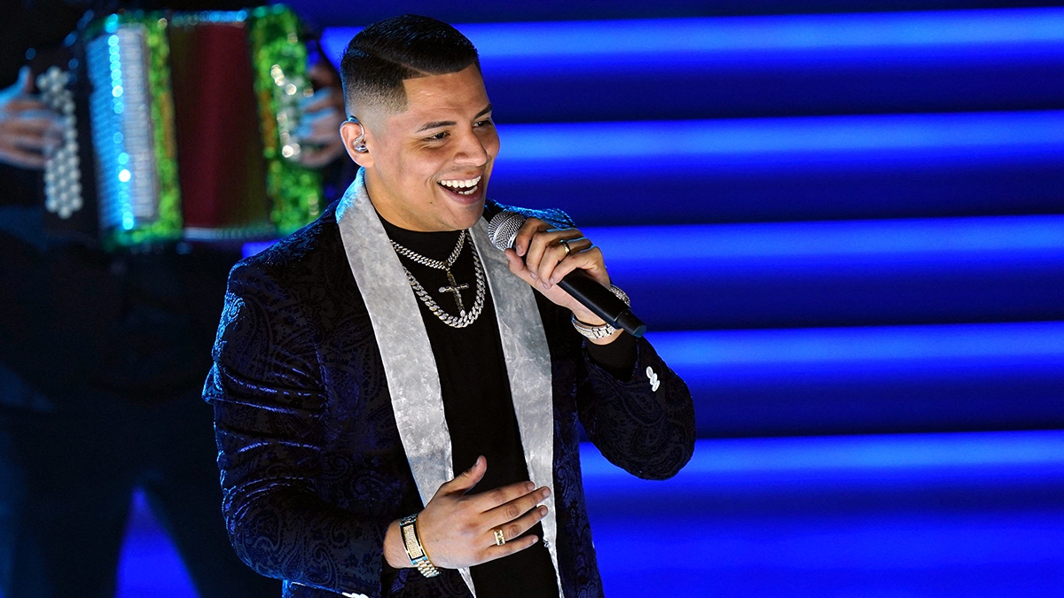 ¿Adiós a Grupo Firme, Eduin Caz se cambiará de banda?