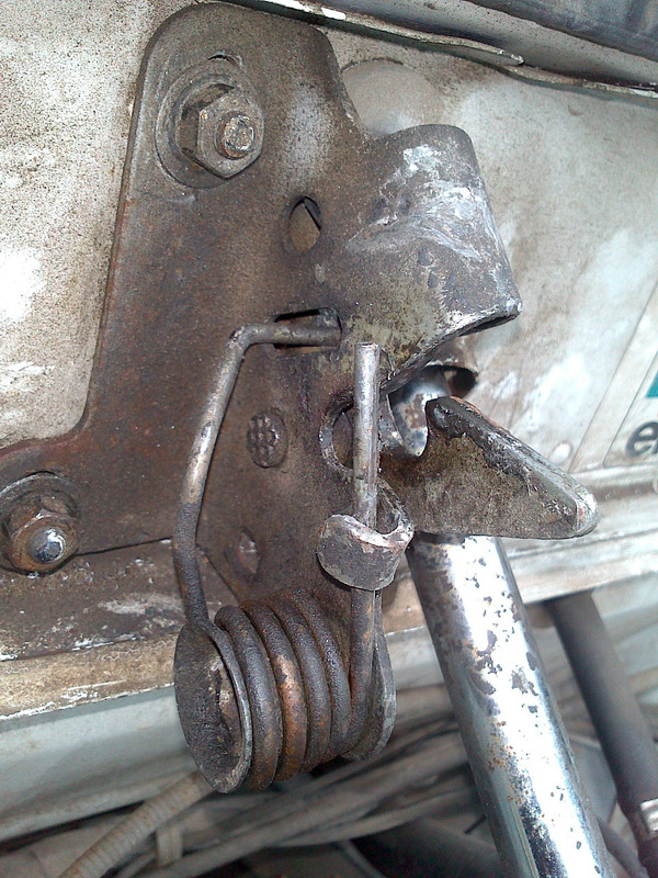 serrure de capot dernier modèle 4