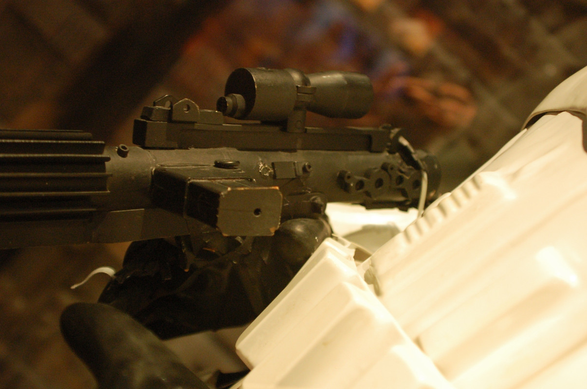 ROTJ-Stormtrooper-blaster-screen-used-19