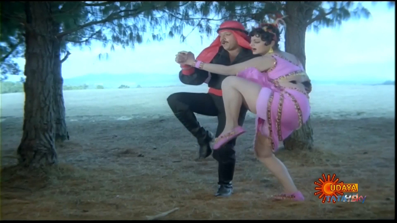 Jayamalini Hot Jungle Song~HDTV.mp4_20201024_122419.418