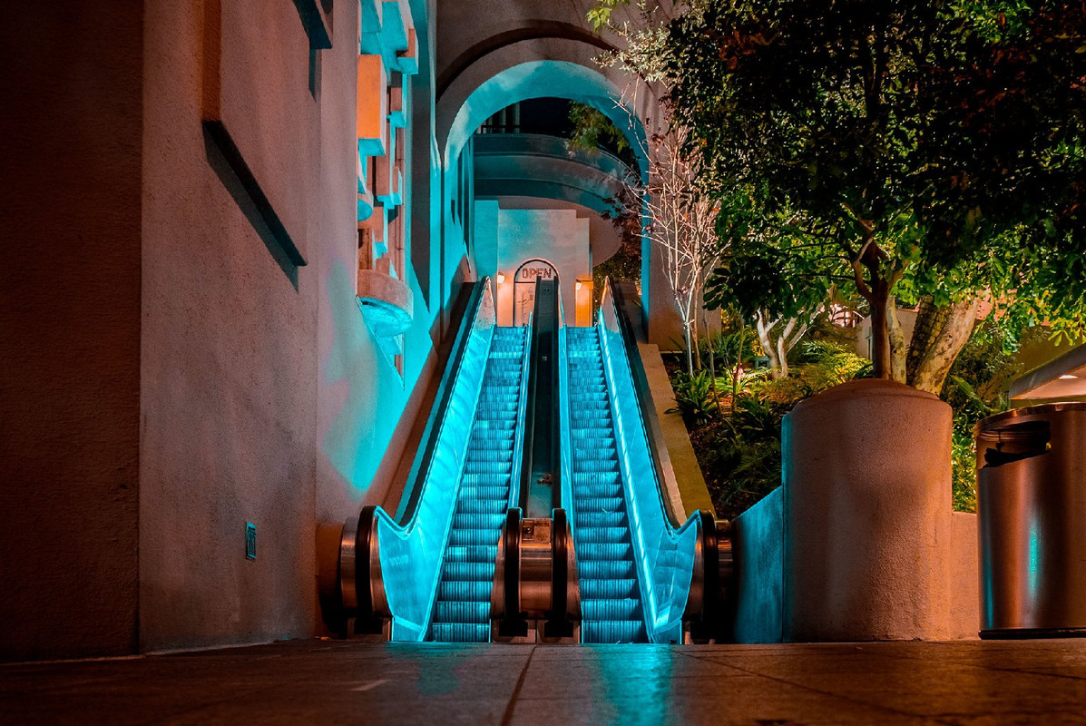 turquoise-escalator.jpg
