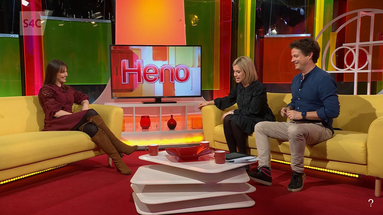11.23 - 19.00.01 - Heno  ᴺᵉʷ. 23 11 2022 Magazine programme, featurin....ts_snapshot_00.24.29.230
