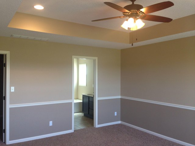 like-tray-ceiling-two-tone-walls-chair-rail-651205.jpg