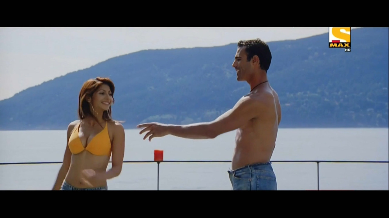 Tanisha Mukerji & Serinda Swan Hot Boob Show - Neal N Nikki.mp4_20210429_201757.761