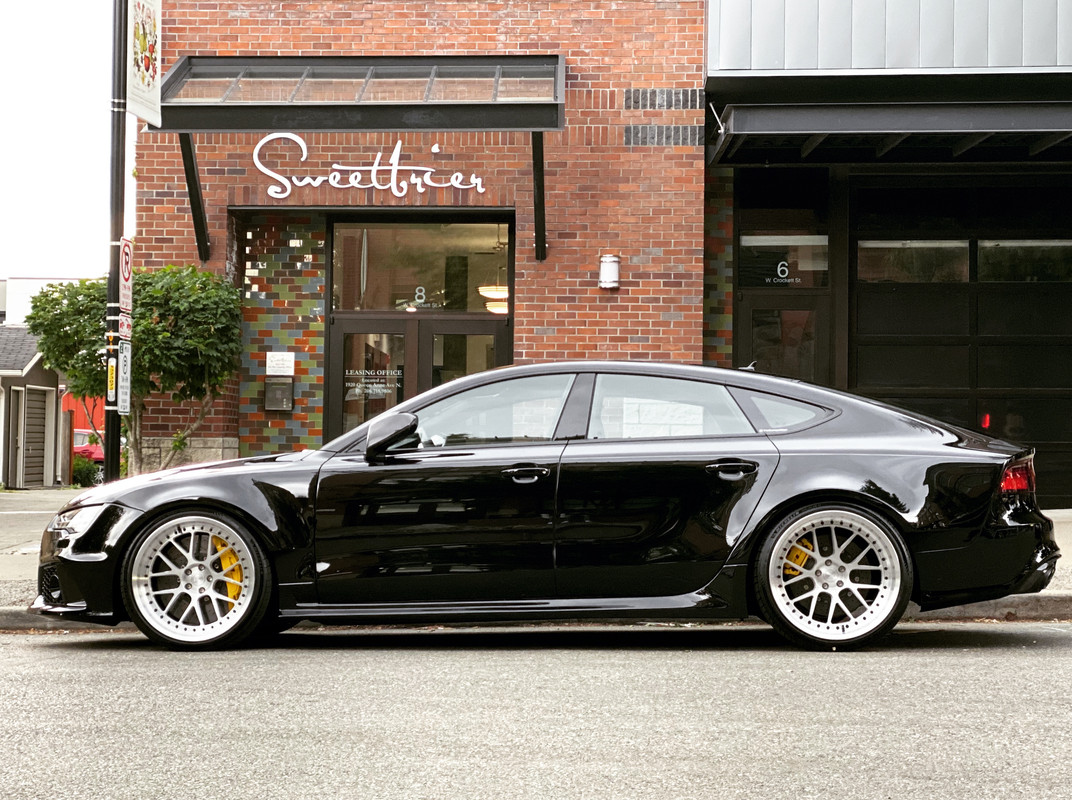 RS7_WB_SideShot