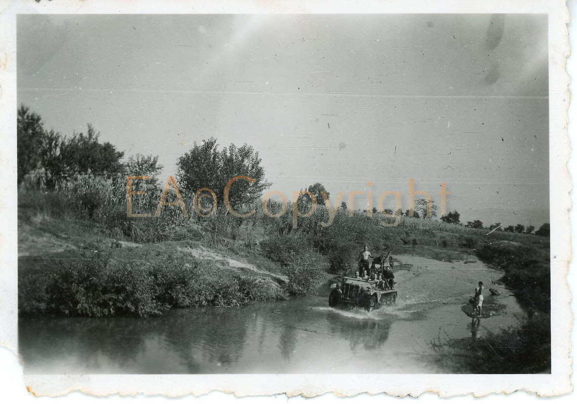 Halbkette Russland Ukraine Ostvölker Mädel Frau Sd.Kfz. Foto