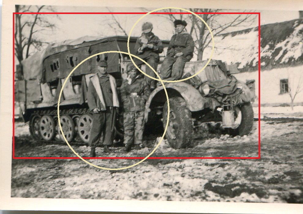 WW II Panzer Spähwagen Halbkette Soldaten im Win