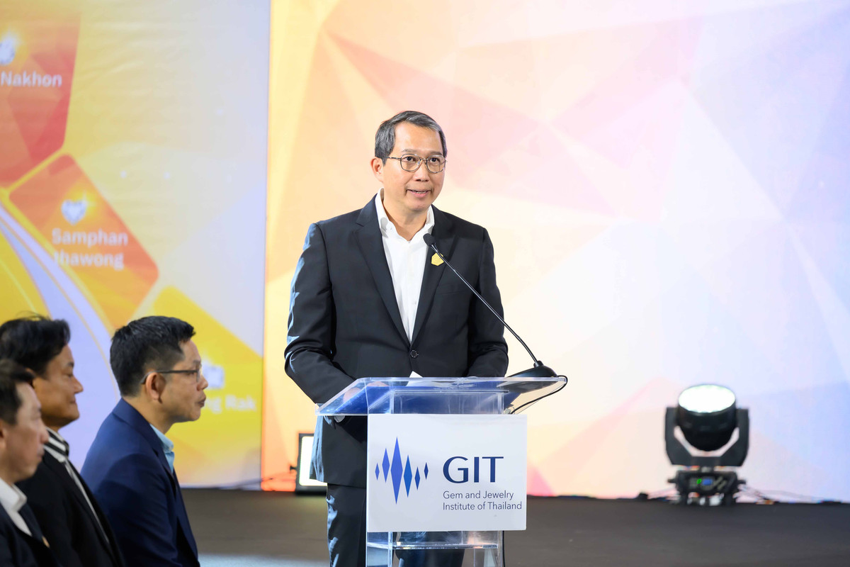 นายอภิชัย สิริดำดงพันธ์ กรรมการผู้จัดการ บริษัท สยามสินธร จำกัด