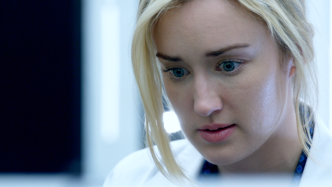 Blindspot.S01E10.Evil.Handmade.Instrument.1080p.10bit.BluRay.AAC5.1.HEVC-Vyndros.mkv_snapshot_08.18_