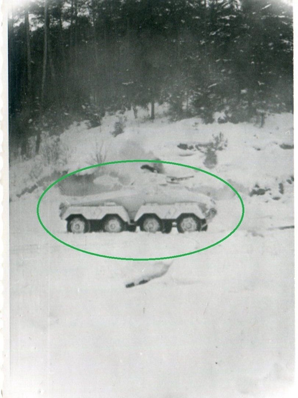 Foto WW II ACHT RAD Panzer Spähwagen im Winter