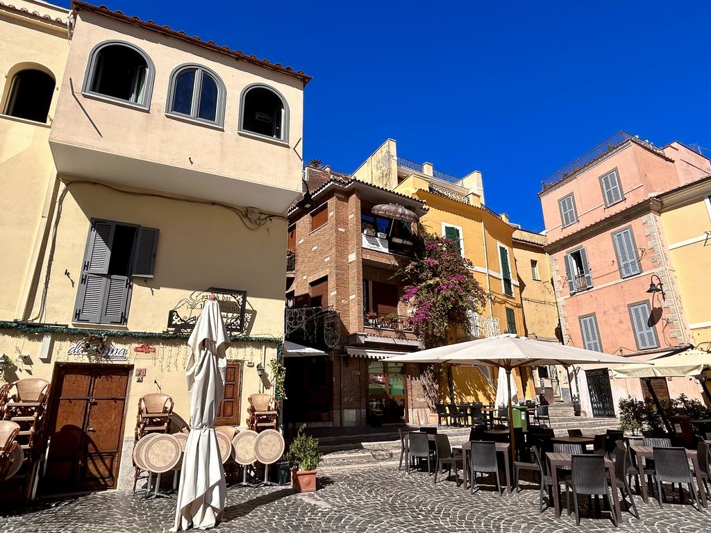 Жаркий сентябрь на побережье Тирренского моря. Жаркий сентябрь на побережье Тирренского моря.