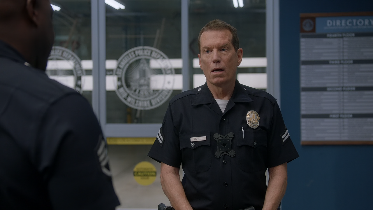 The.Rookie.S05E05.The.Fugitive.1080p.10bit.AMZN.WEB-DL.DDP5.1.HEVC-Vyndros.mkv_snapshot_02.41_[2022.