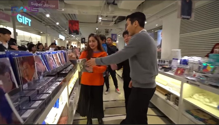 Raffi Ahmad, Nagita Slavina, dan Siwon Super Junior di SMTOWN COEX Artium