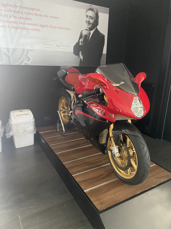 77019150-1A47-4FA9-A8AF-A5C193B9F7D5