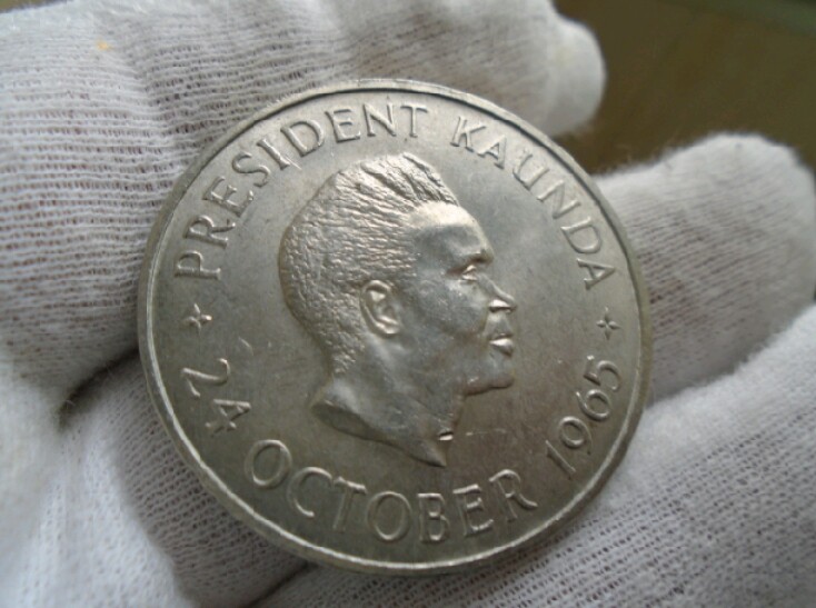 4ª Africana. Five Shillings 1965. República de Zambia. 20190817-175124