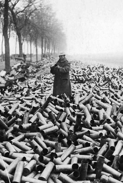 00-lone-British-soldier-stands-up-to-his-knees-in-spent-shell-ca.jpg