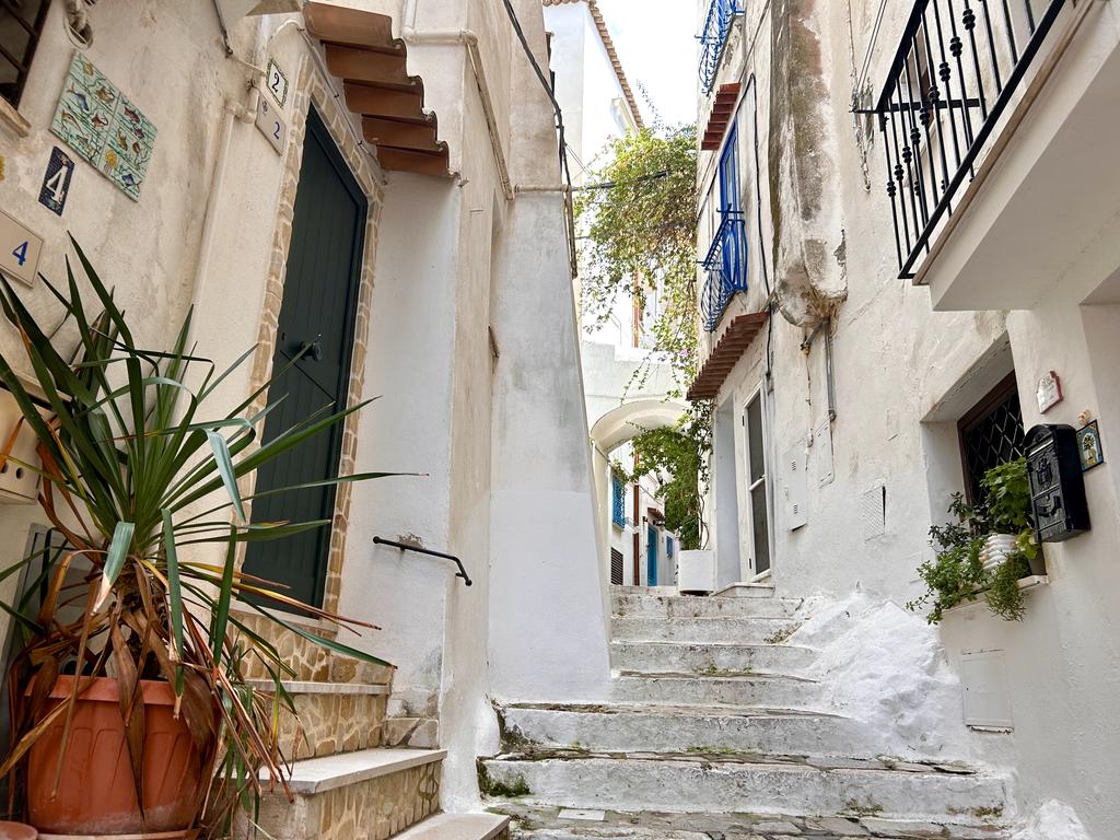 Жаркий сентябрь на побережье Тирренского моря. Жаркий сентябрь на побережье Тирренского моря.