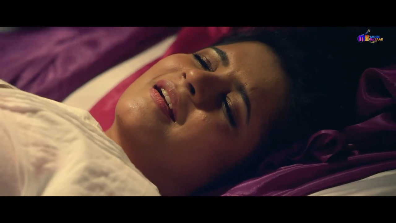 Shubha Poonja  Hot Scenes from an old tulu movie.mp4_snapshot_07.59.702