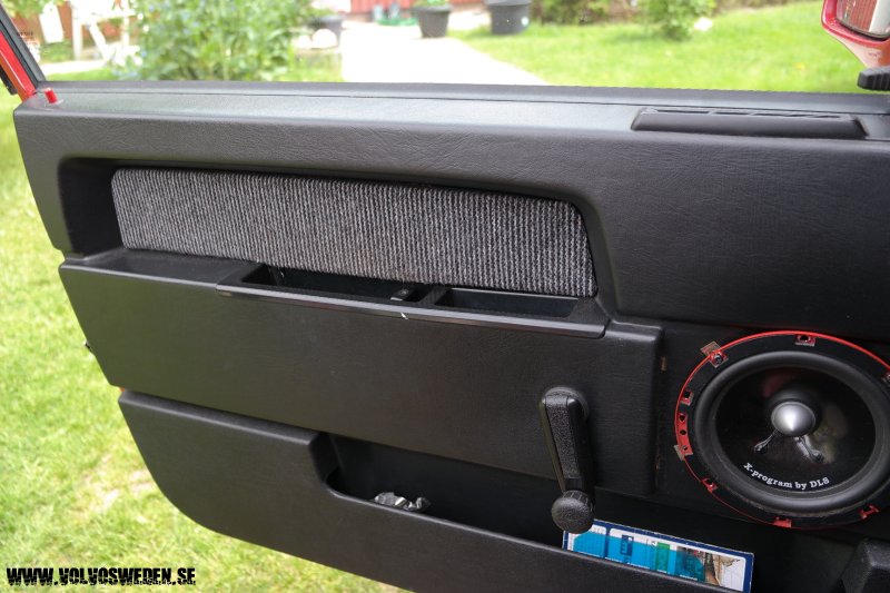 https://i.postimg.cc/X7vrYgzs/Volvo-740-tygplatta-doorpanel-1.jpg