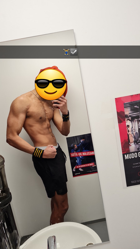 Snapchat-962945156