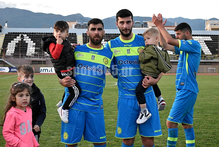 , &Tau;&epsilon;&lambda;&iota;&kappa;ό&sigmaf; &Kappa;&upsilon;&pi;έ&lambda;&lambda;&omicron;&upsilon; &Mu;&epsilon;&sigma;&sigma;&eta;&nu;ί&alpha;&sigmaf;: &Phi;&omega;&tau;&omicron;&rho;&epsilon;&pi;&omicron;&rho;&tau;ά&zeta; &alpha;&pi;&omicron; &tau;&eta;&nu; &Pi;&alpha;&rho;&alpha;&lambda;ί&alpha;