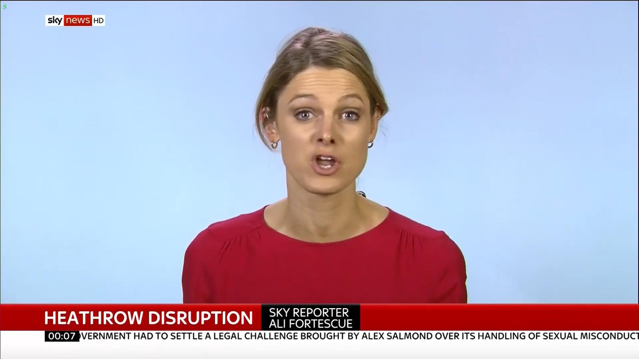 09 January - 00.00.00 - Sky Midnight News. The midnight news wit