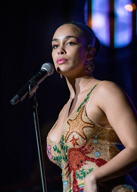 1200px-Jorja-Smith-11-26-2018-5-45772599