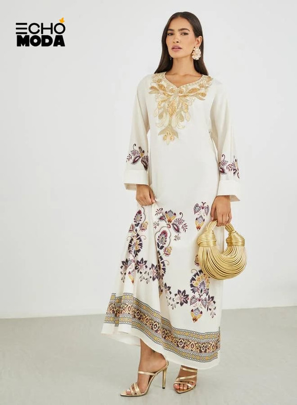 عبايات استقبال: فخامة هادئة تناسب كل تجمع