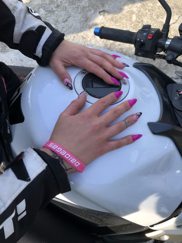 4EDD76C6-3134-46FB-810B-AFFA1294379C