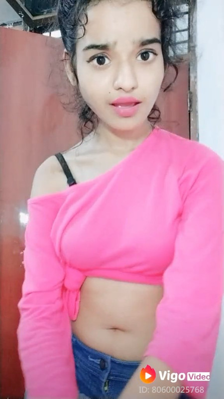 Cute Girl Sexy big Wide belly om rose tshirt.mp4_snapshot_00.17.495