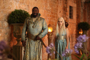 emilia-clarke-game-of-thrones-26
