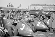 13 de Mayo. Alfa-Romeo-cars-in-the-paddock-ahead-of-the-1950-British-Grand-Prix