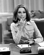 mary-tyler-moore-b76