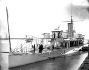 https://i.postimg.cc/XGhVZwh1/HMS-Polyphemus-2.jpg
