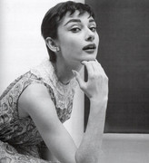 Audrey-Hepburn-me22